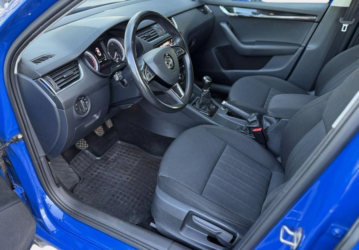 Skoda Octavia - Zdjęcie 16