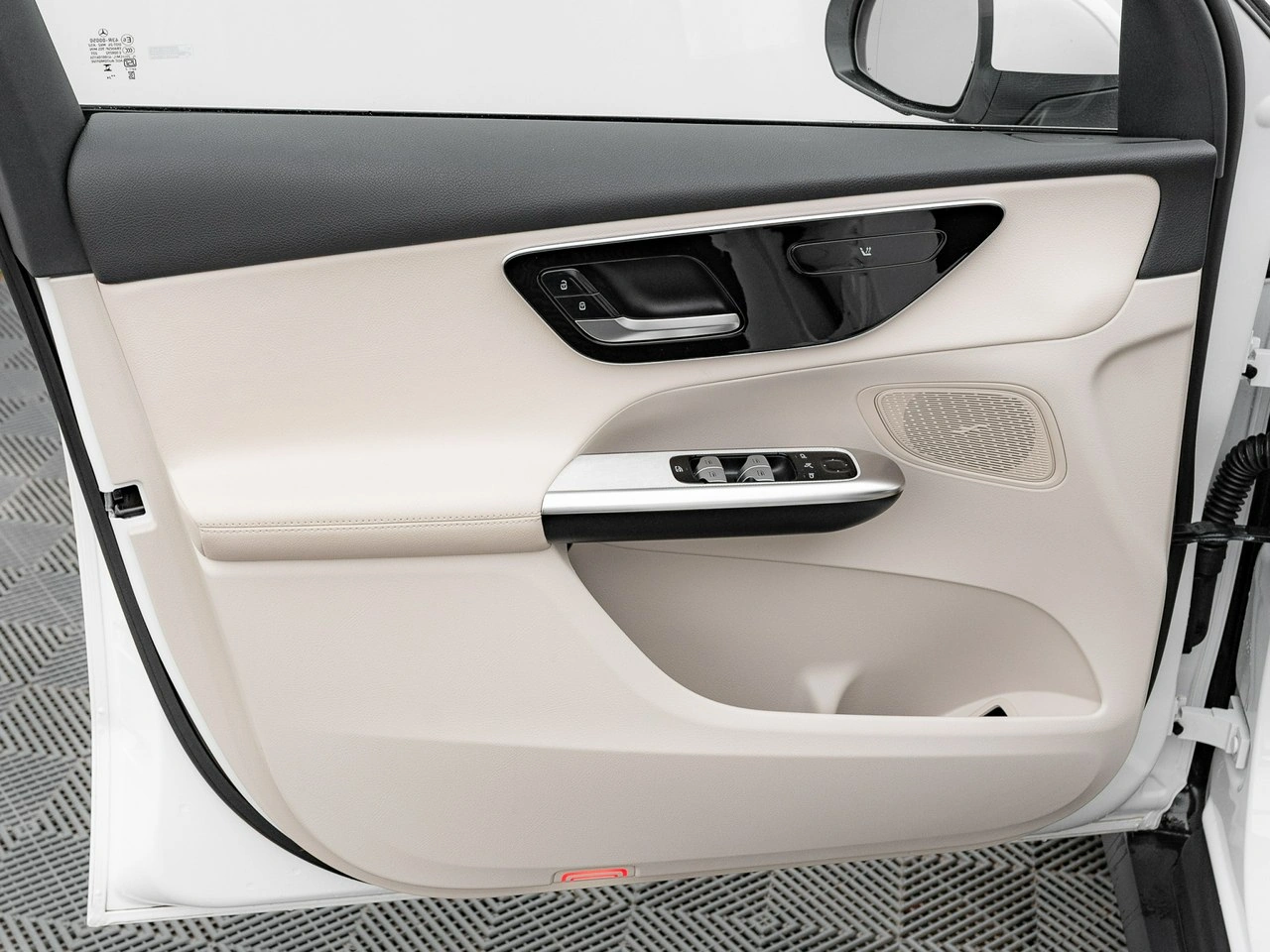 Mercedes GLC 300 - Zdjęcie 10