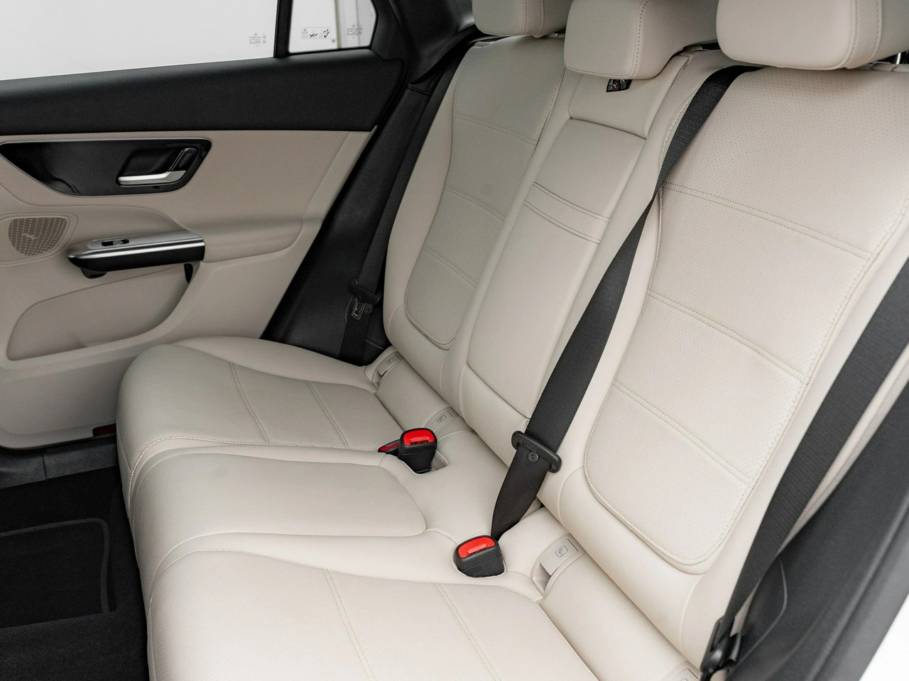 Mercedes GLC 300 - Zdjęcie 21