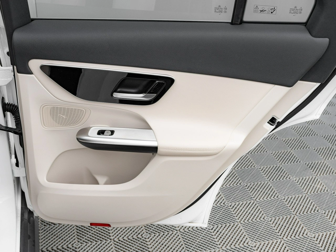 Mercedes GLC 300 - Zdjęcie 22