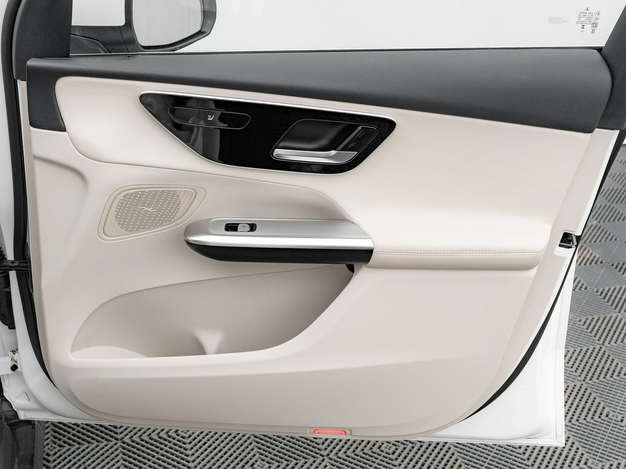 Mercedes GLC 300 - Zdjęcie 24