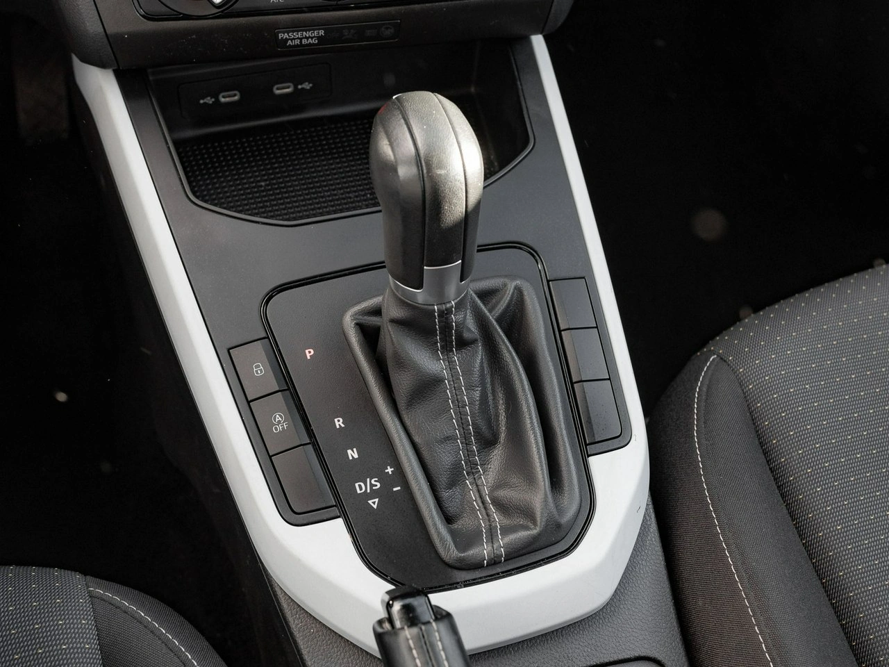 Seat Arona - Zdjęcie 15