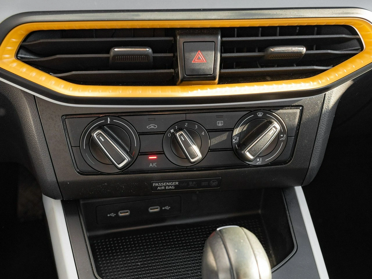 Seat Arona - Zdjęcie 16