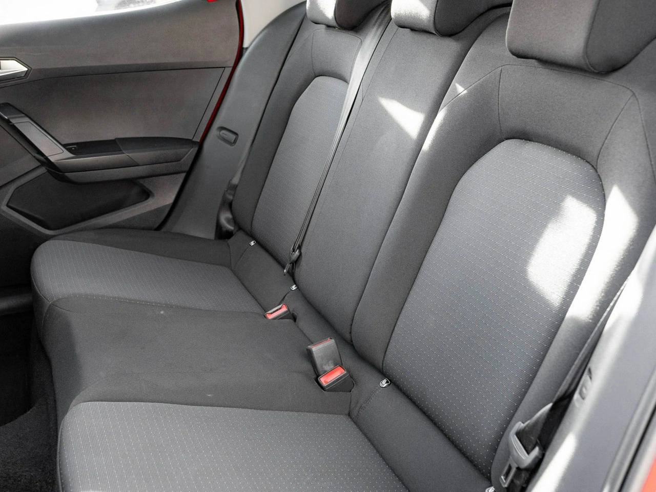 Seat Arona - Zdjęcie 21