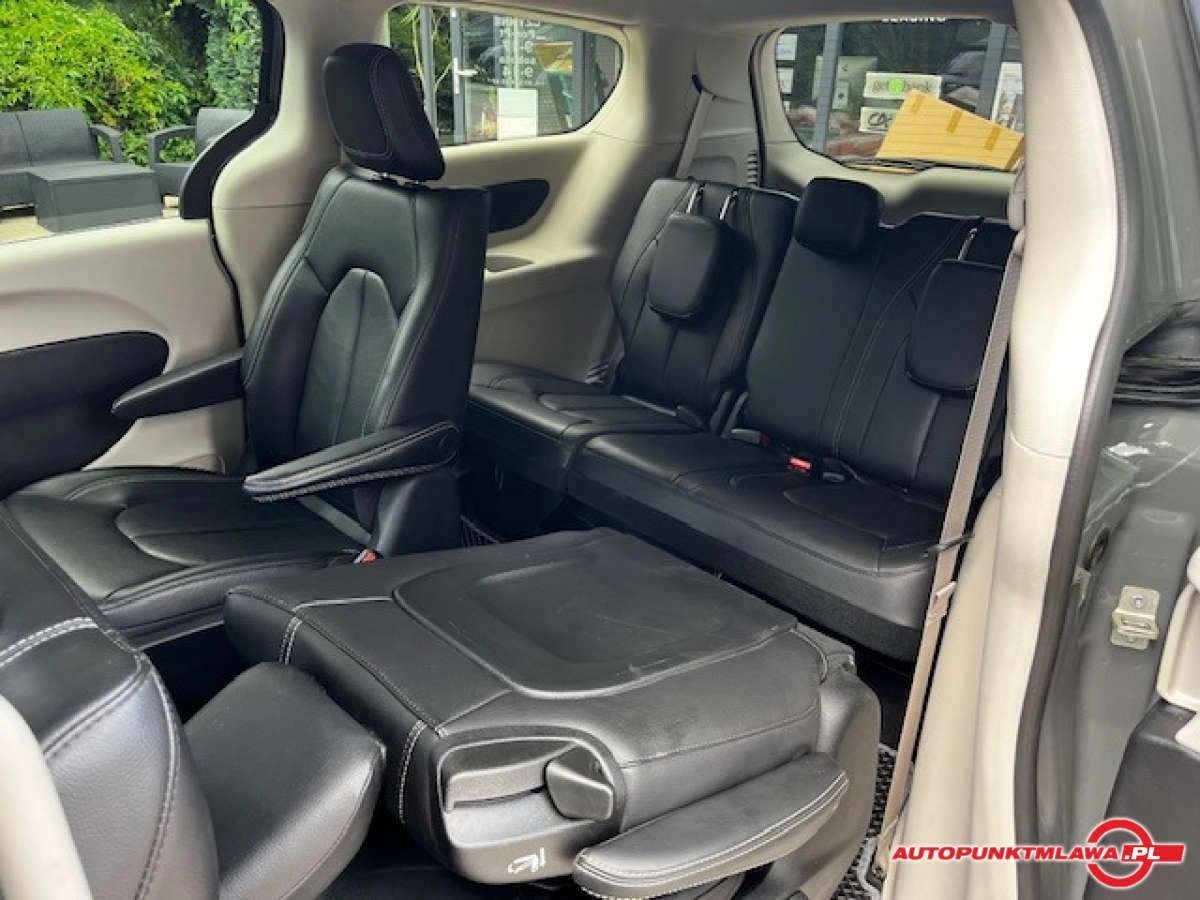 Chrysler Pacifica - Zdjęcie 25