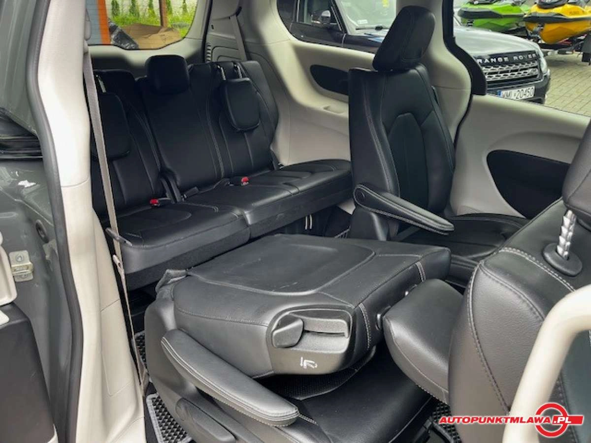 Chrysler Pacifica - Zdjęcie 21