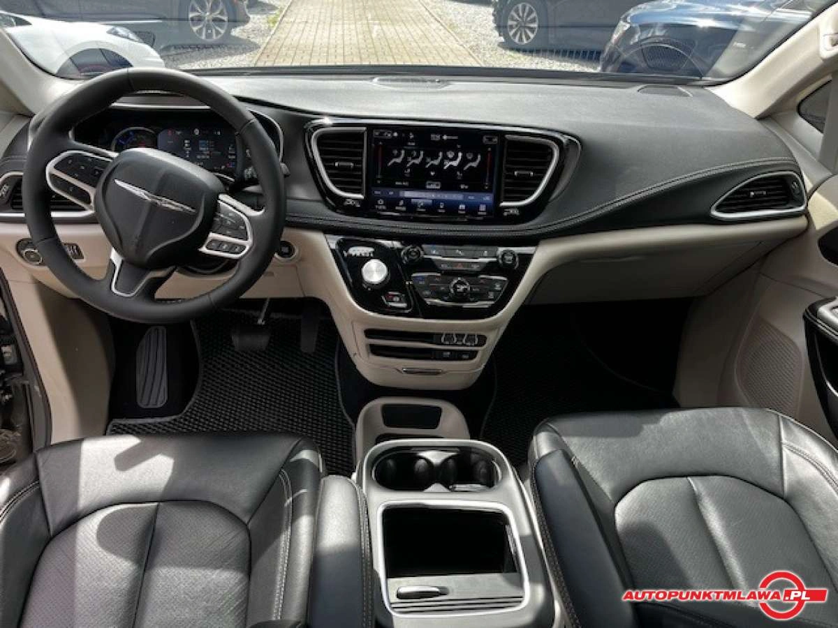 Chrysler Pacifica - Zdjęcie 9