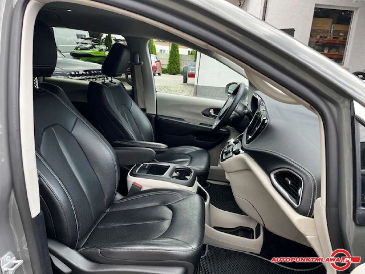 Chrysler Pacifica - Zdjęcie 16