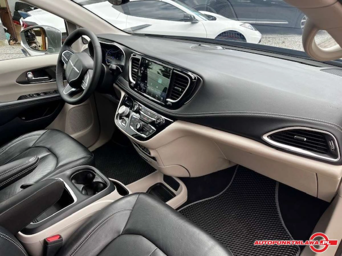 Chrysler Pacifica - Zdjęcie 18