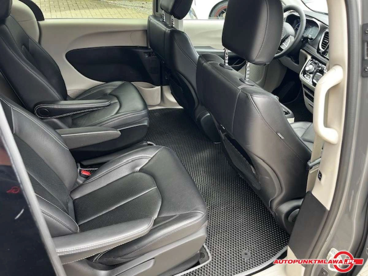 Chrysler Pacifica - Zdjęcie 20