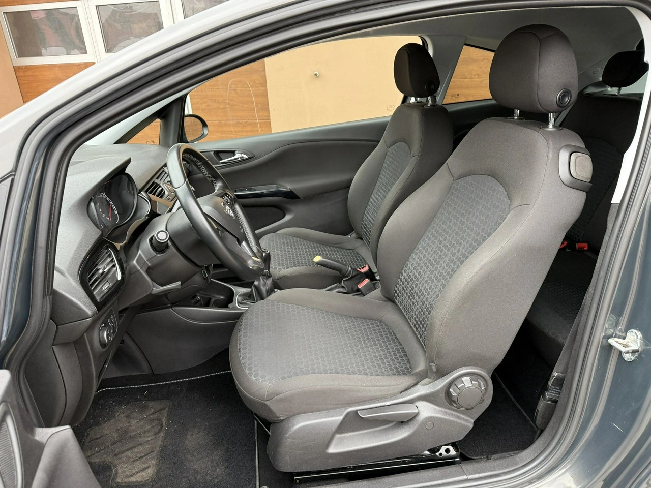 Opel Corsa - Zdjęcie 17