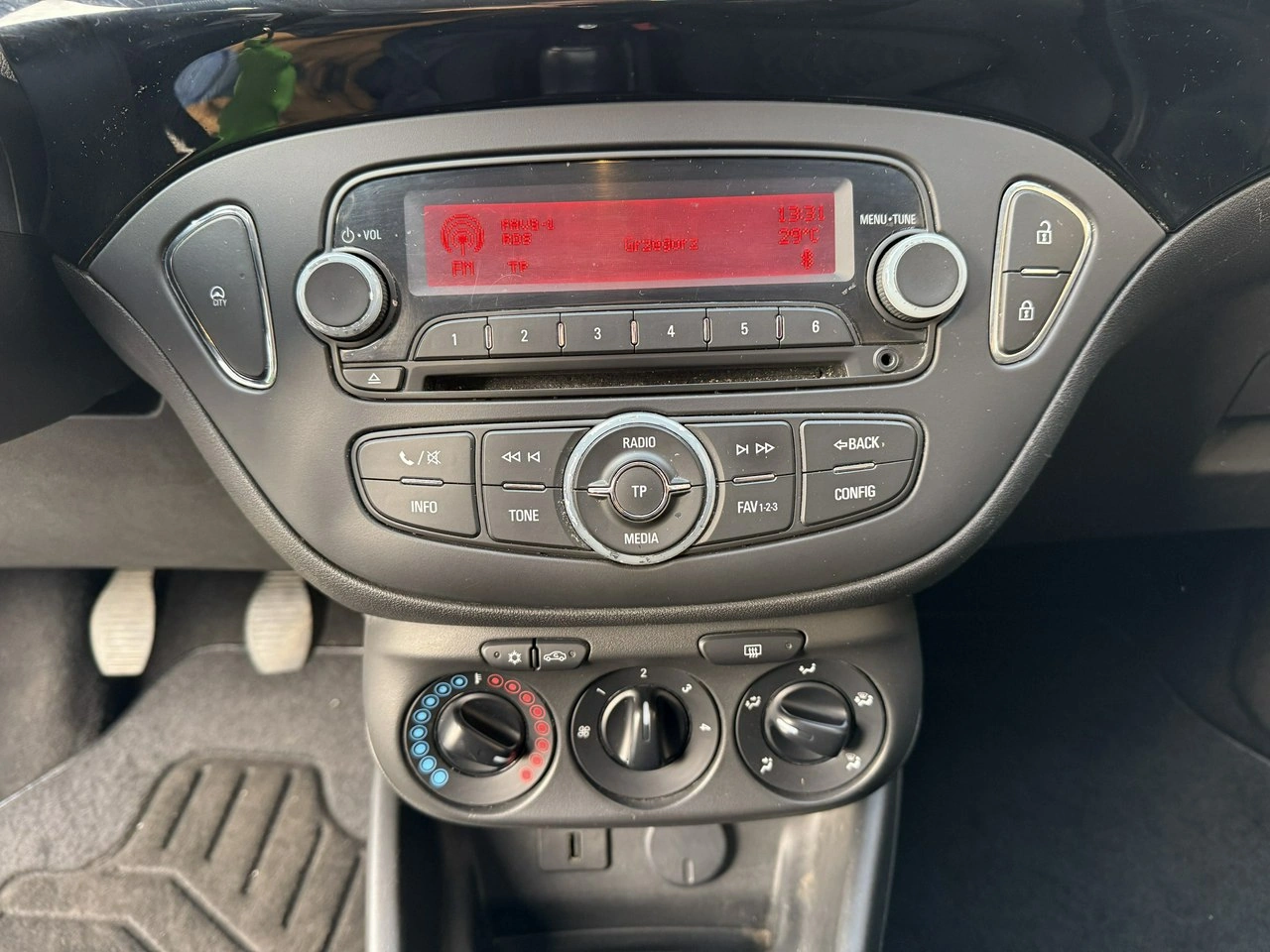 Opel Corsa - Zdjęcie 11