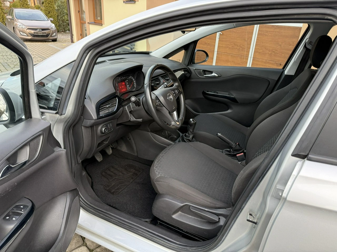 Opel Corsa - Zdjęcie 13