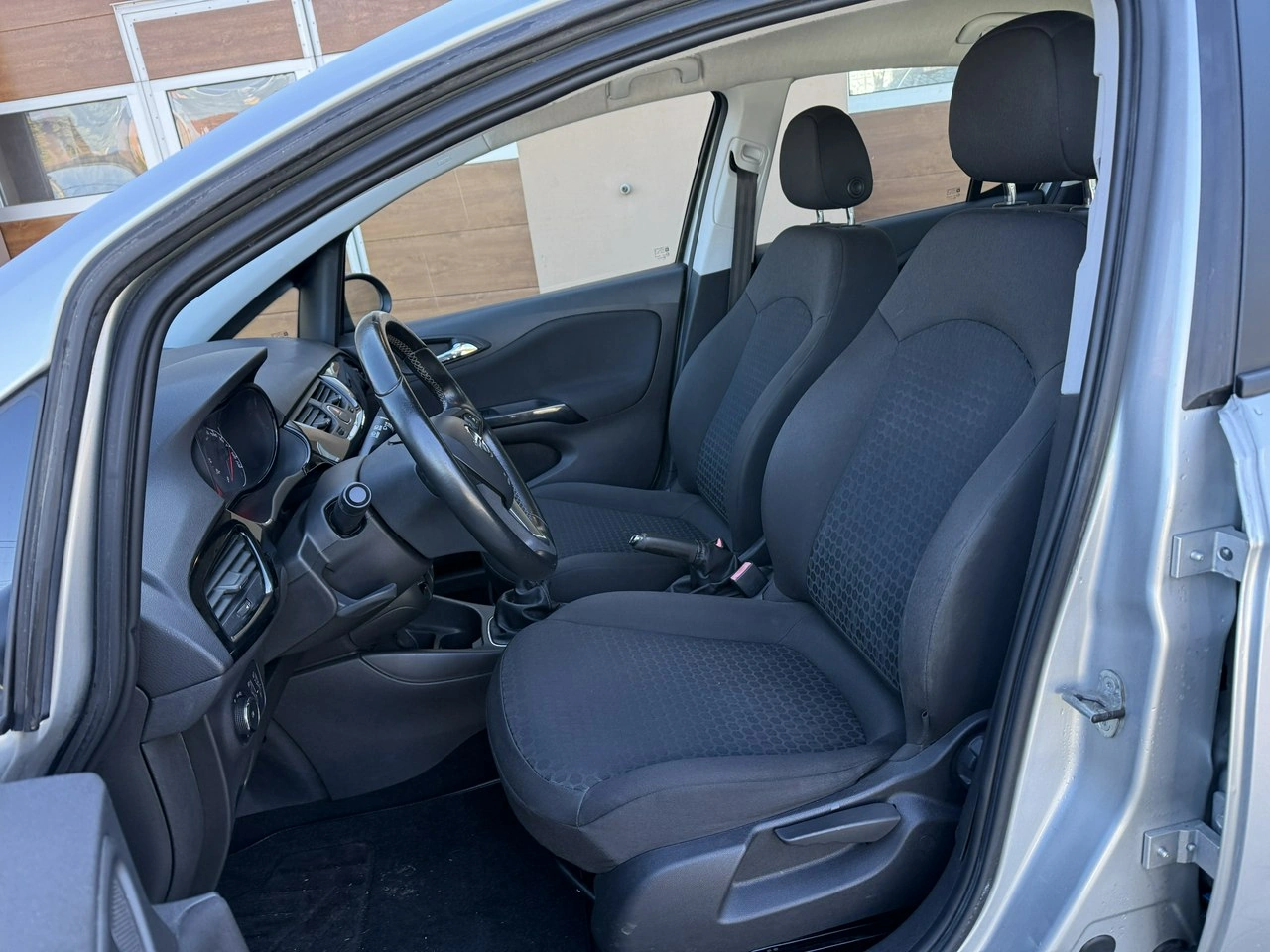 Opel Corsa - Zdjęcie 16