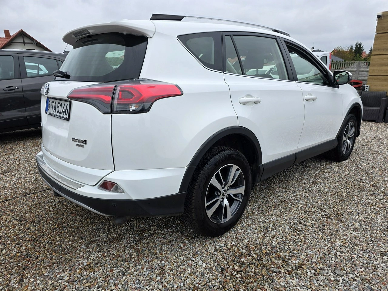 Toyota RAV-4 - Zdjęcie 10