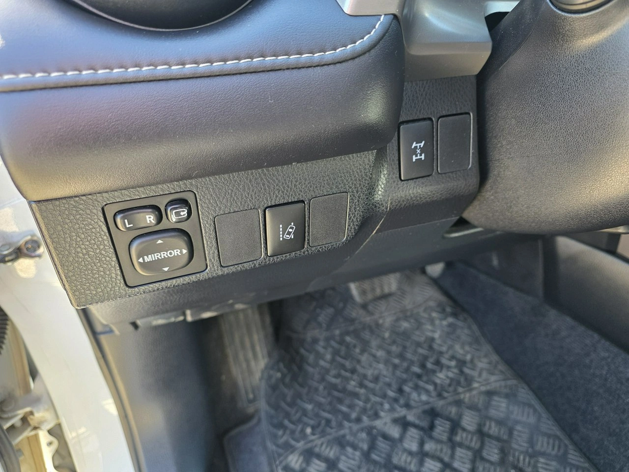 Toyota RAV-4 - Zdjęcie 9