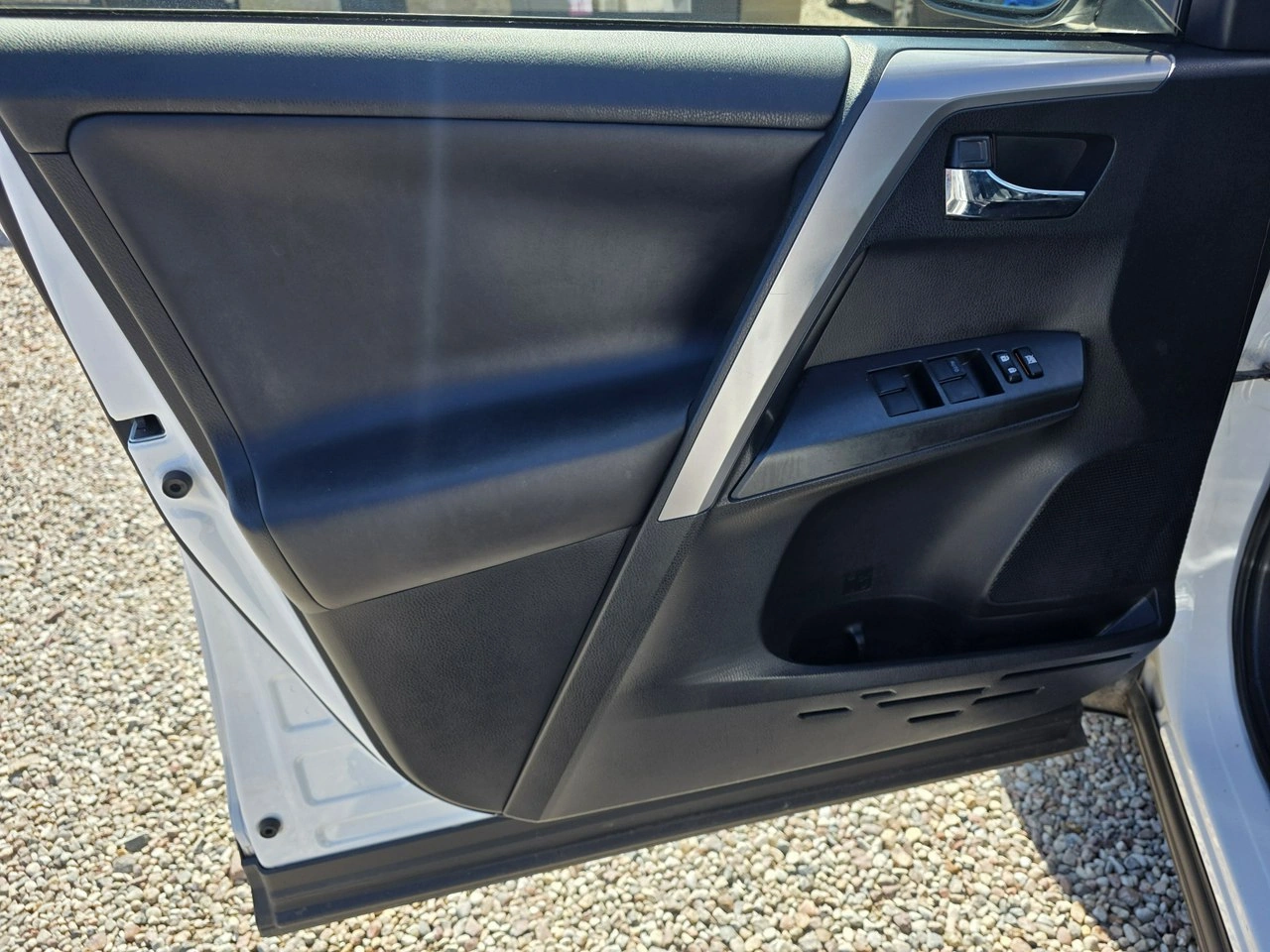 Toyota RAV-4 - Zdjęcie 10