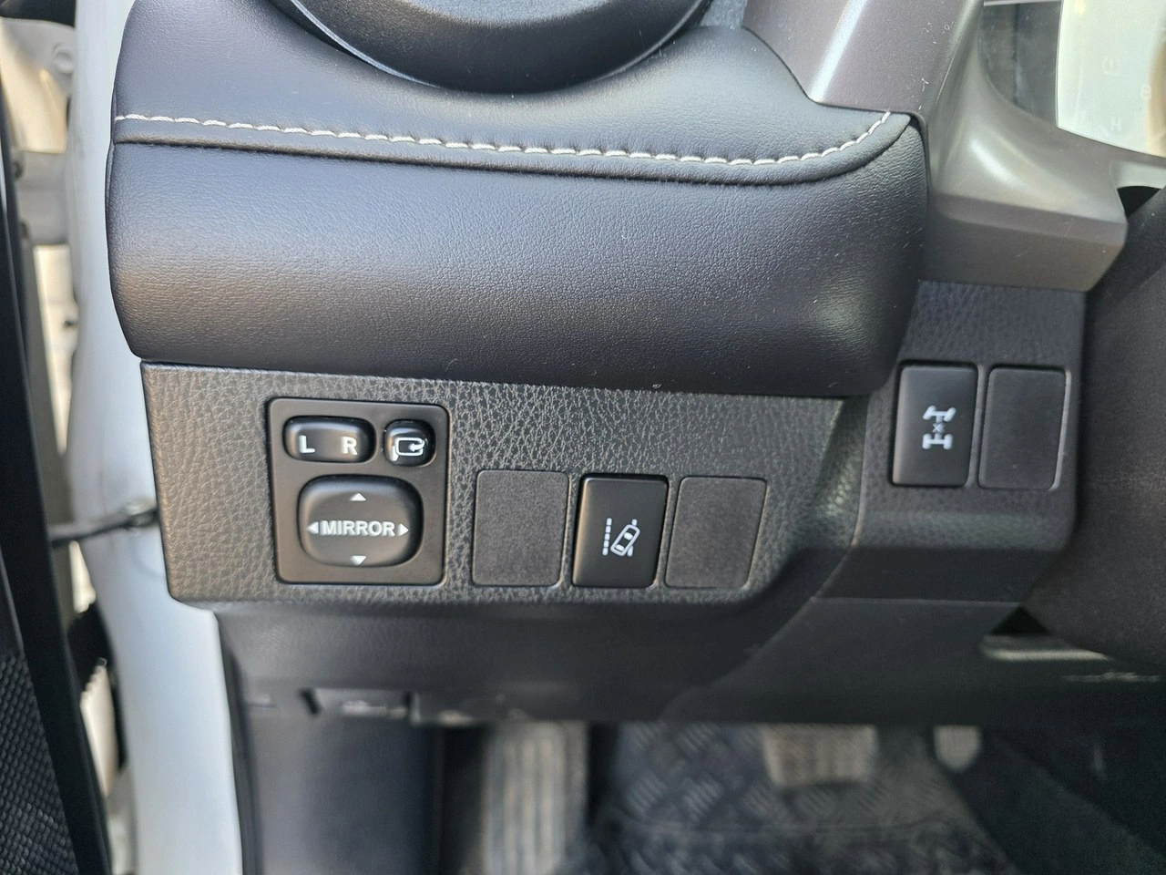 Toyota RAV-4 - Zdjęcie 16