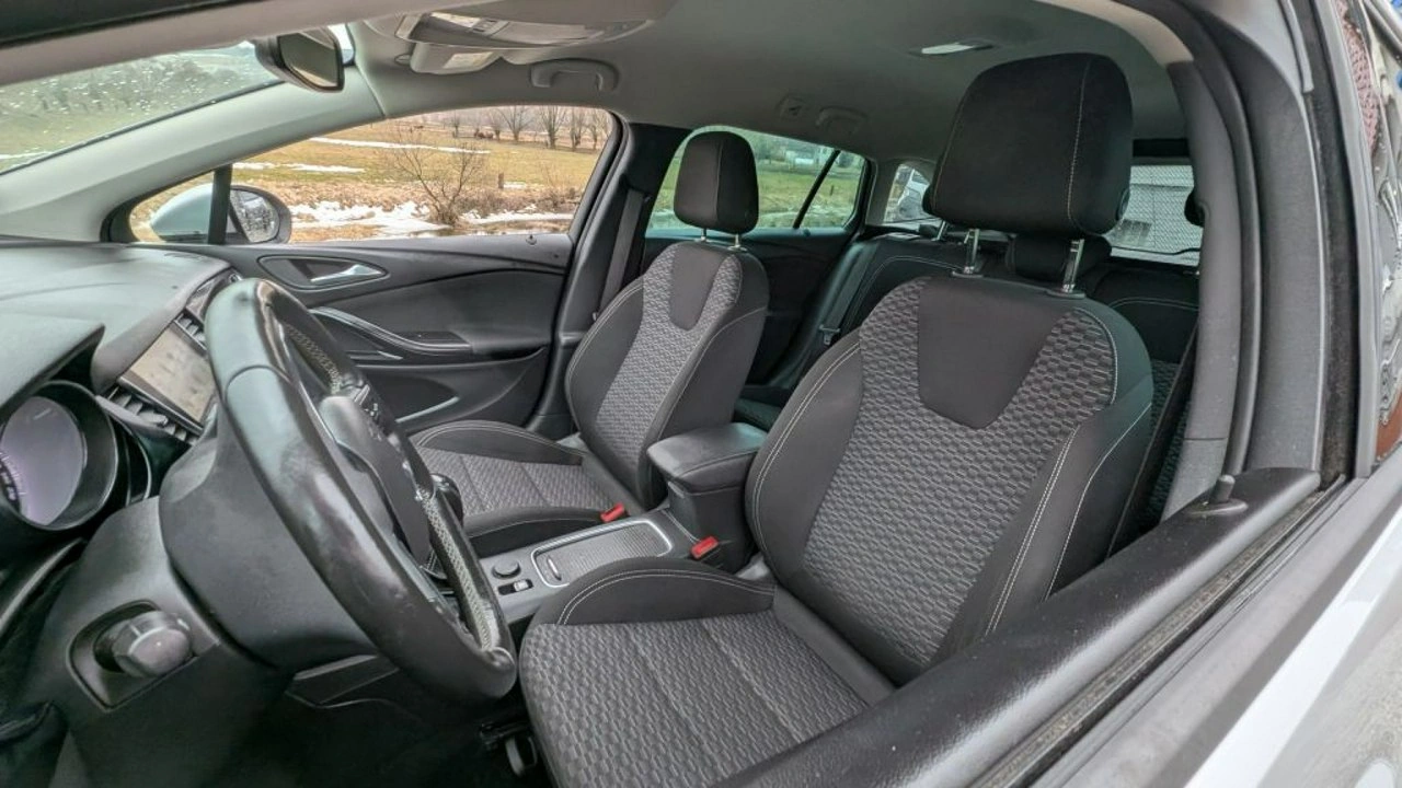 Opel Astra - Zdjęcie 11