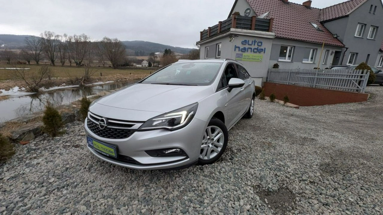 Opel Astra - Zdjęcie 1