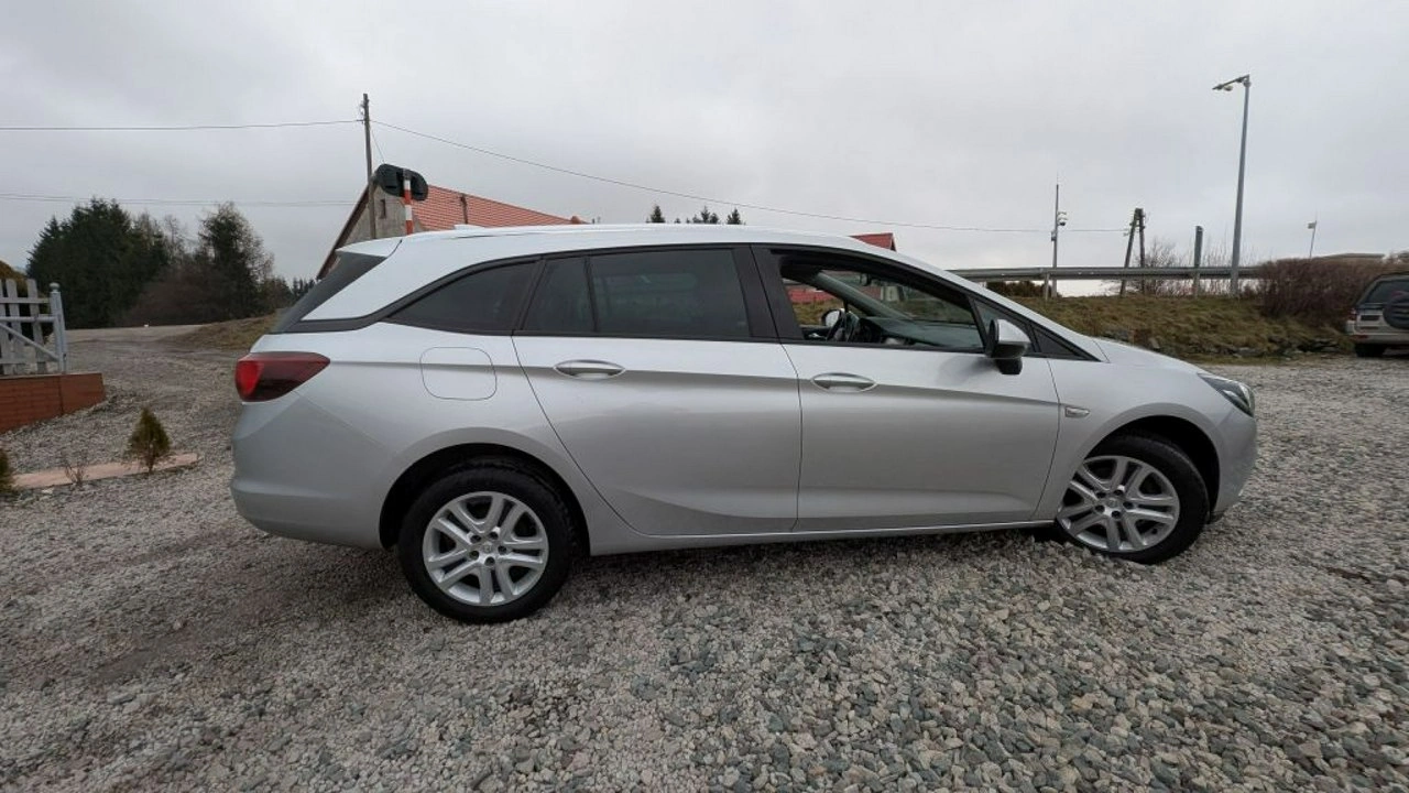 Opel Astra - Zdjęcie 3