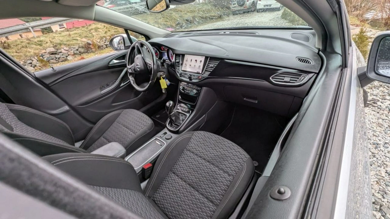 Opel Astra - Zdjęcie 4