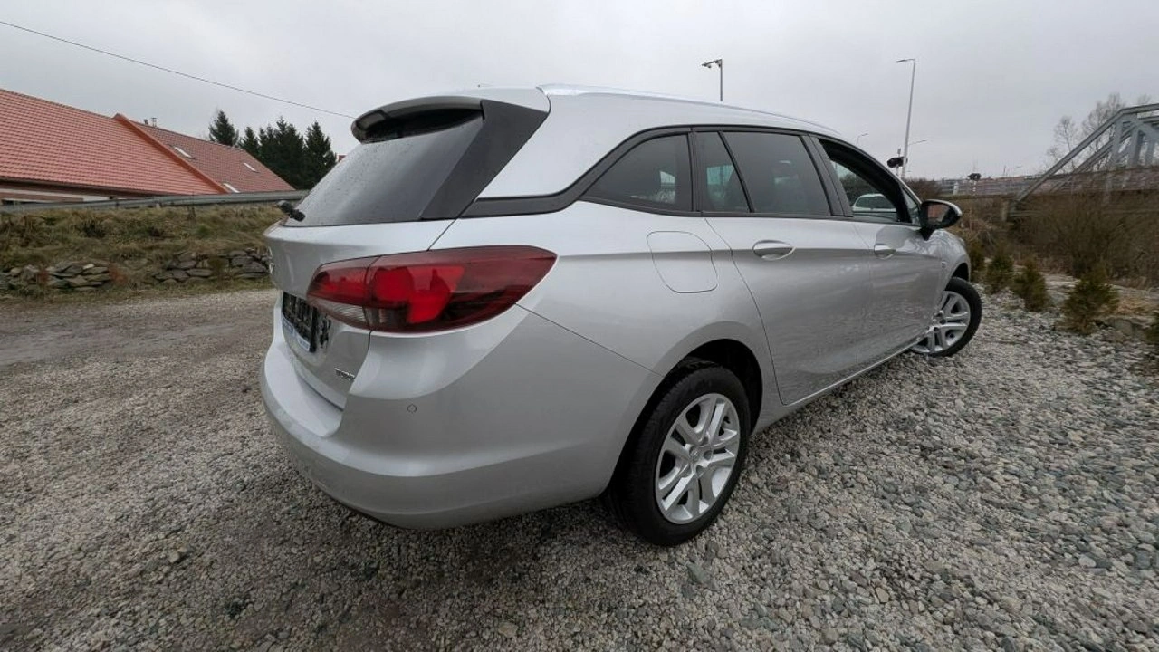 Opel Astra - Zdjęcie 5