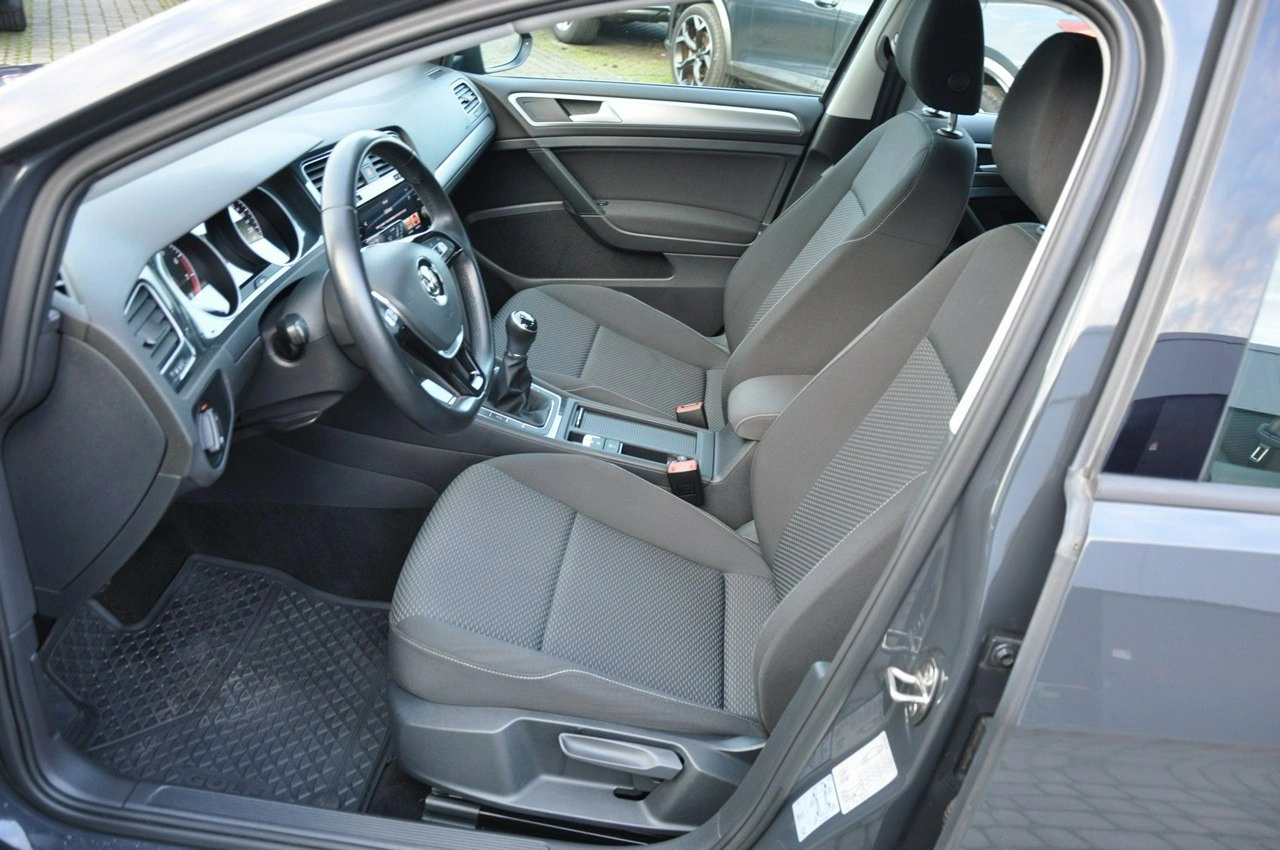 Volkswagen Golf - Zdjęcie 10
