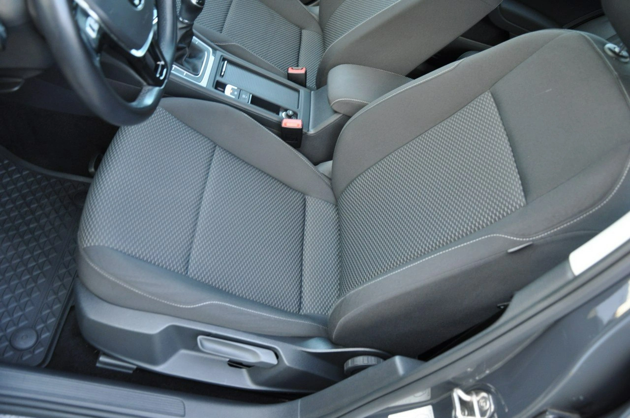 Volkswagen Golf - Zdjęcie 11