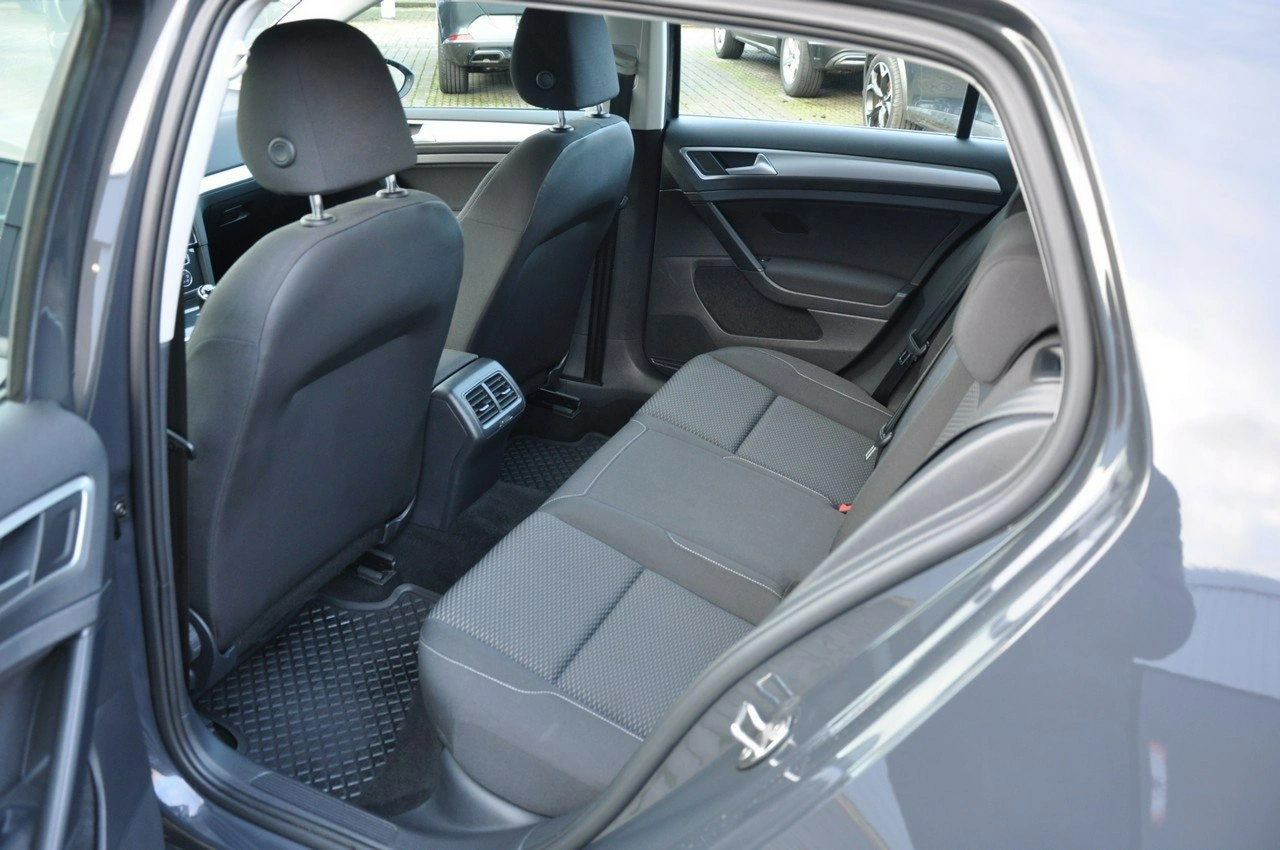 Volkswagen Golf - Zdjęcie 16