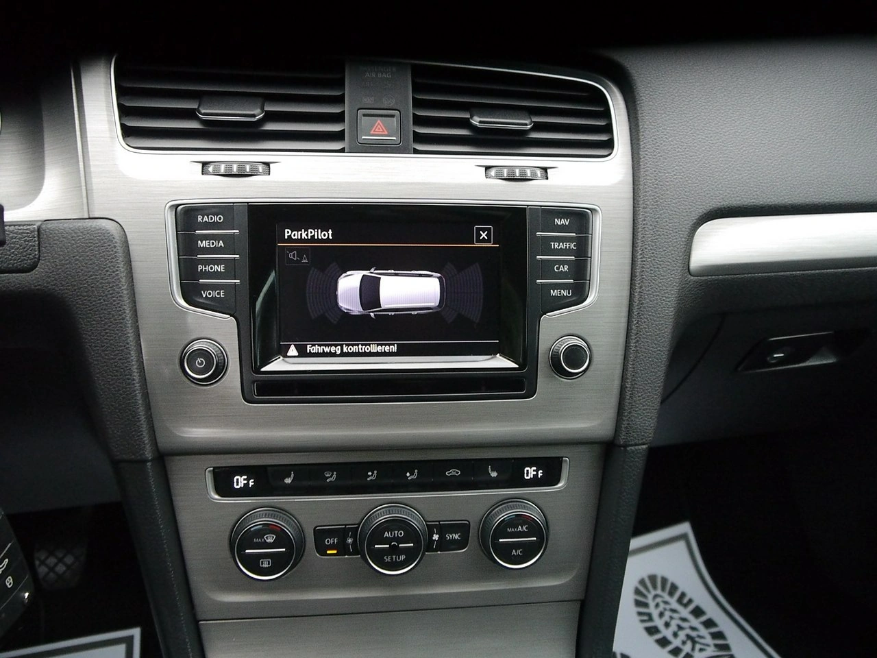 Volkswagen Golf - Zdjęcie 16