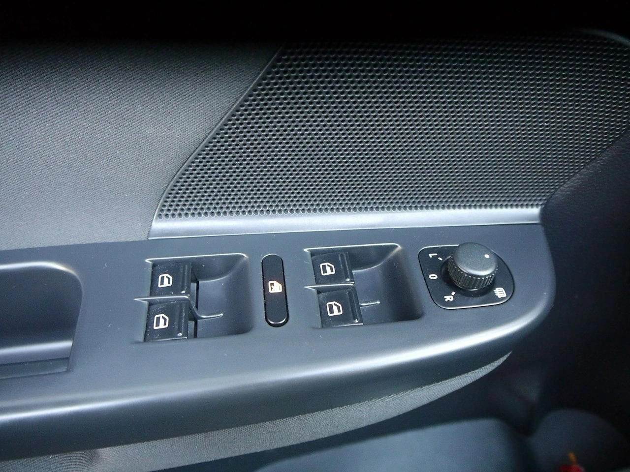 Volkswagen Golf - Zdjęcie 30