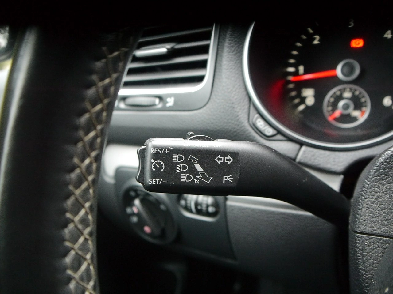 Volkswagen Golf - Zdjęcie 28