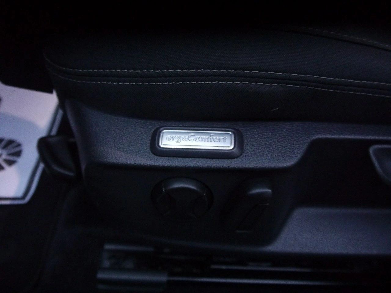 Volkswagen Passat - Zdjęcie 32