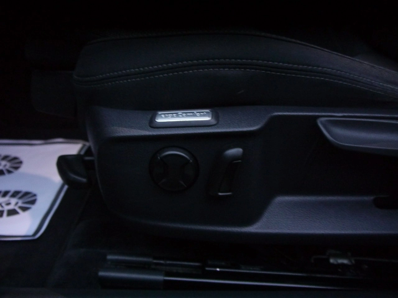 Volkswagen Passat - Zdjęcie 33