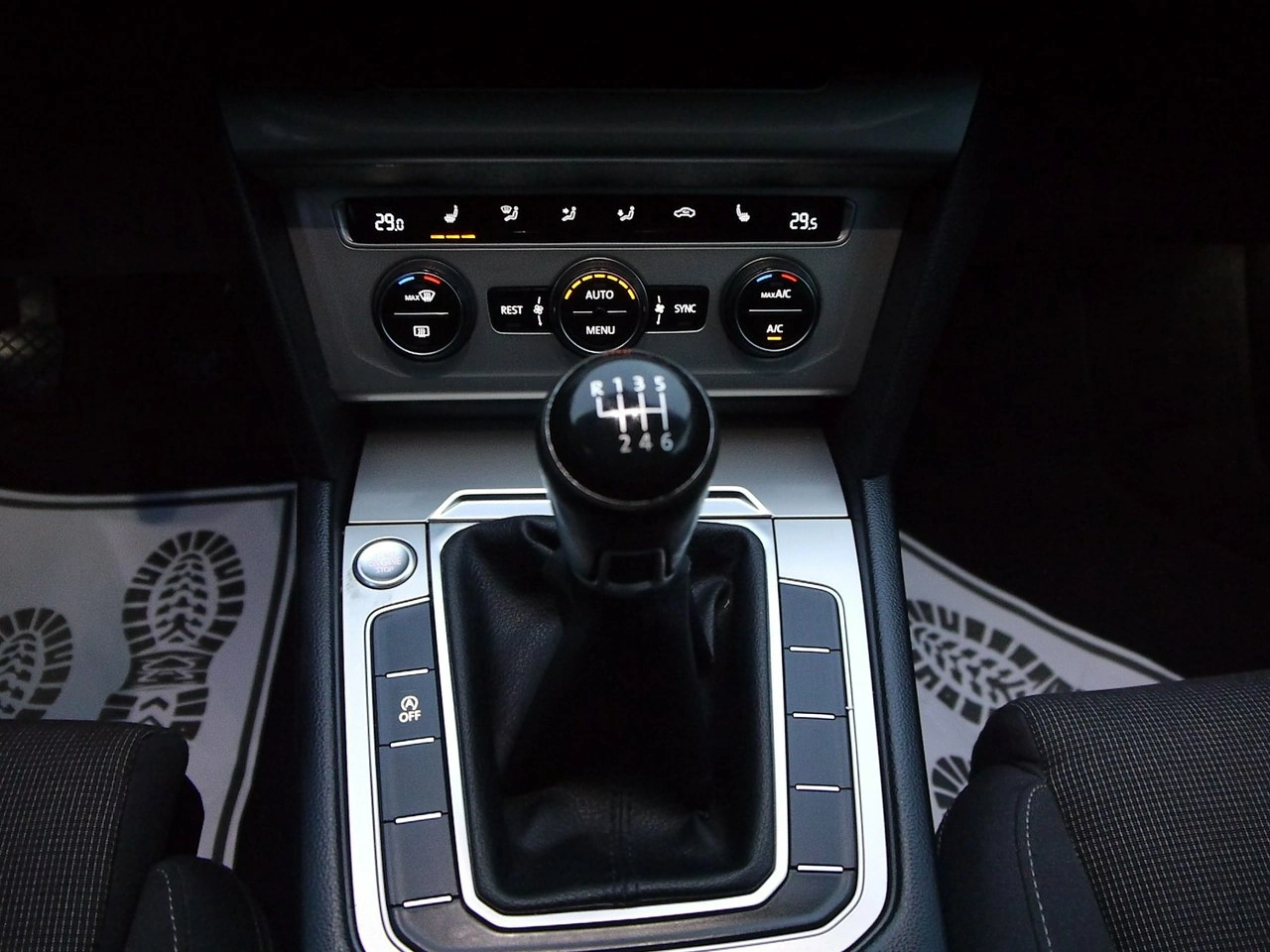 Volkswagen Passat - Zdjęcie 23