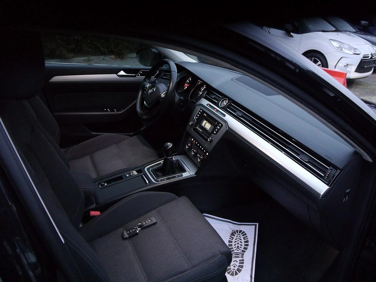 Volkswagen Passat - Zdjęcie 29