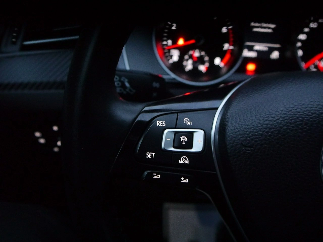 Volkswagen Passat - Zdjęcie 24