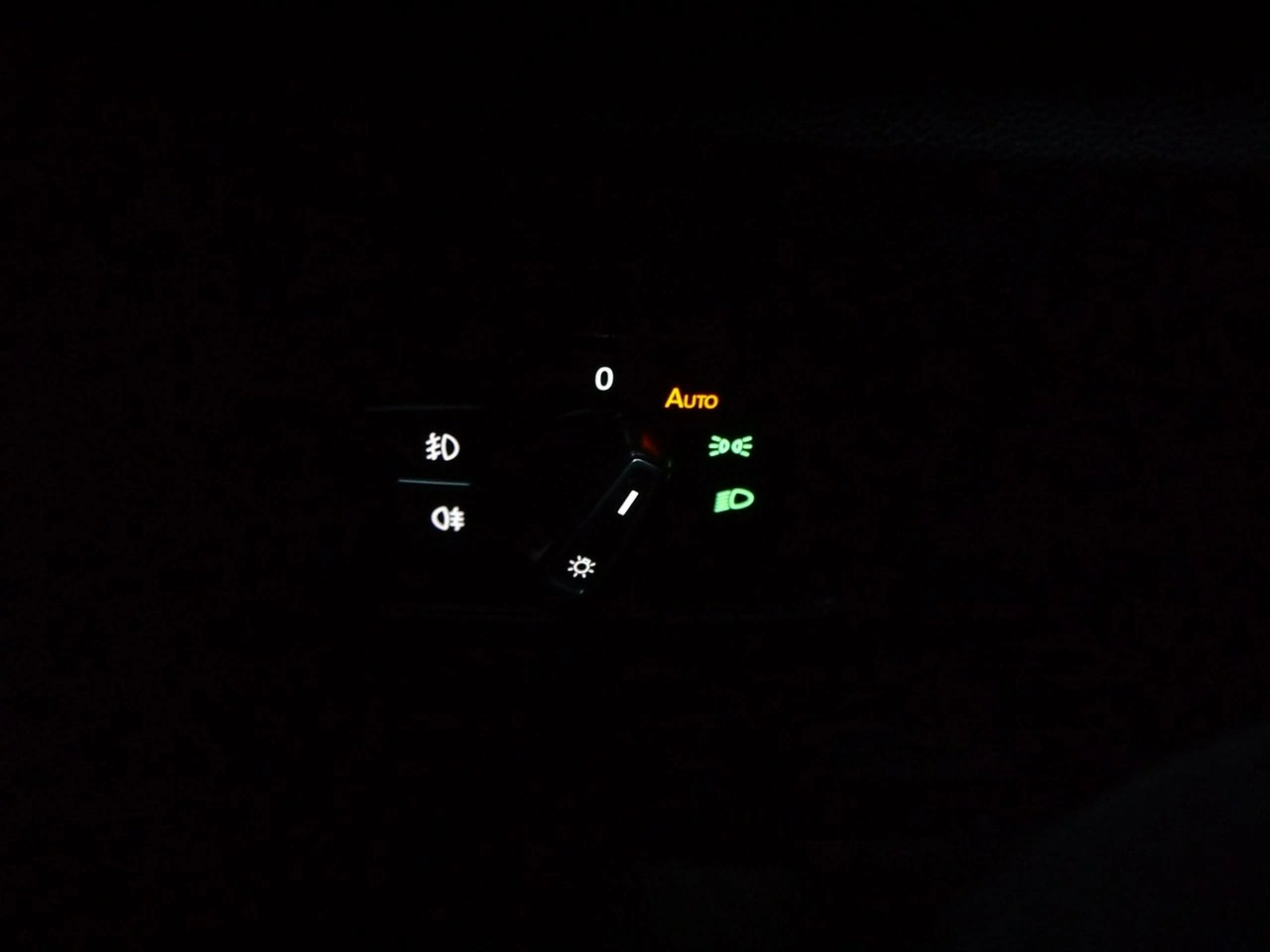 Volkswagen Passat - Zdjęcie 37