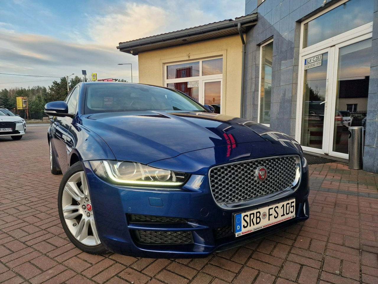 Jaguar XE - Zdjęcie 14