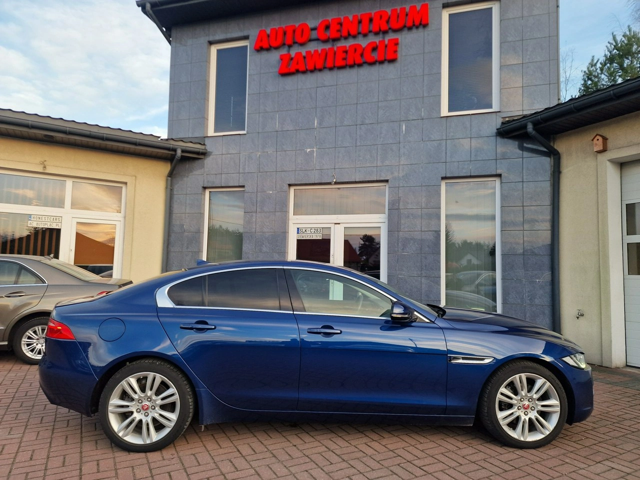 Jaguar XE - Zdjęcie 12