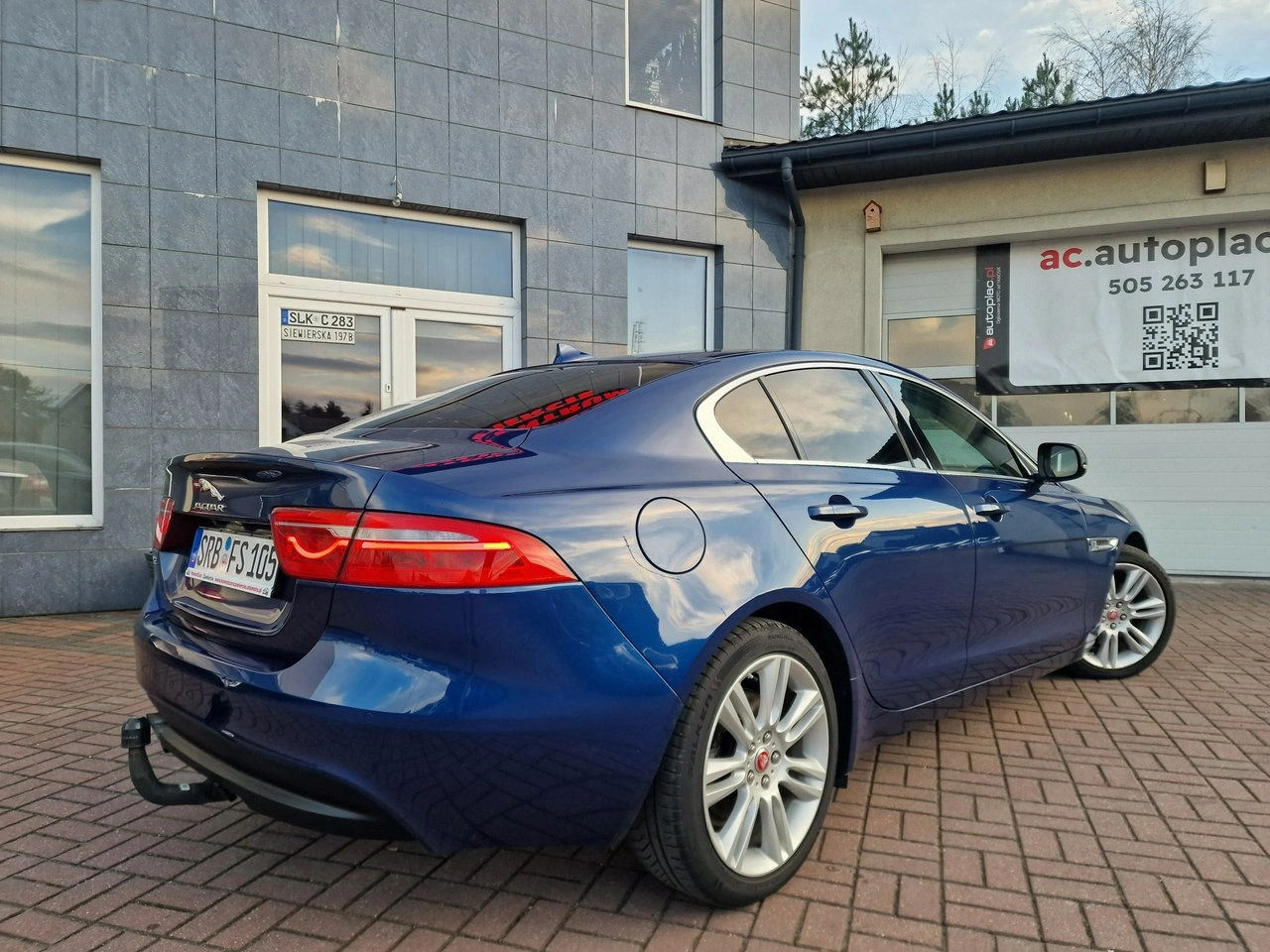 Jaguar XE - Zdjęcie 13