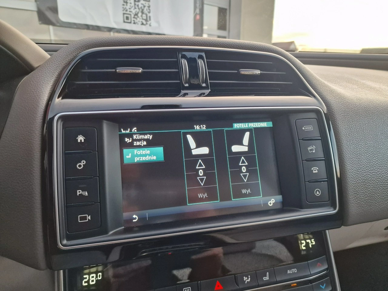 Jaguar XE - Zdjęcie 27