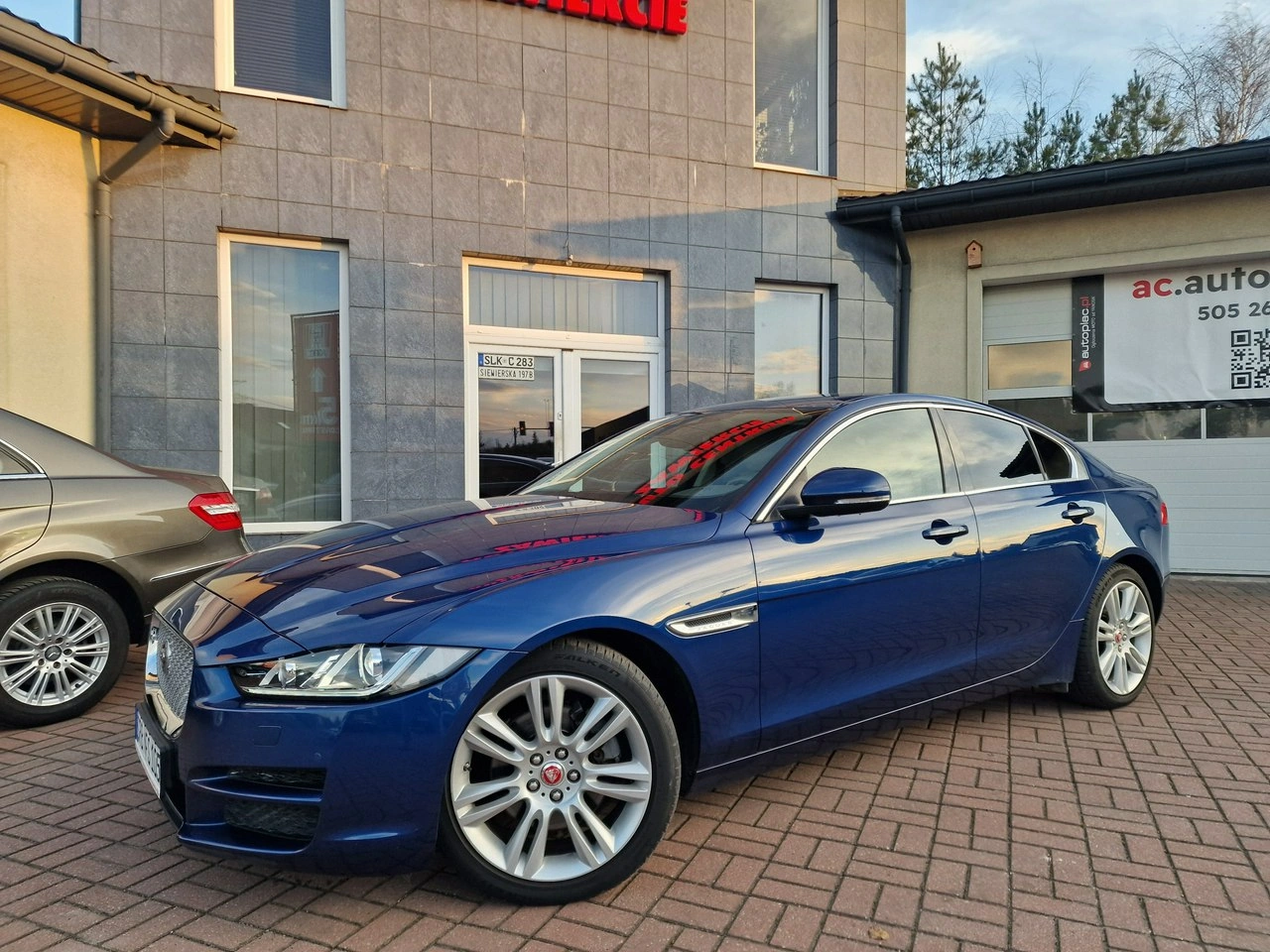 Jaguar XE - Zdjęcie 11