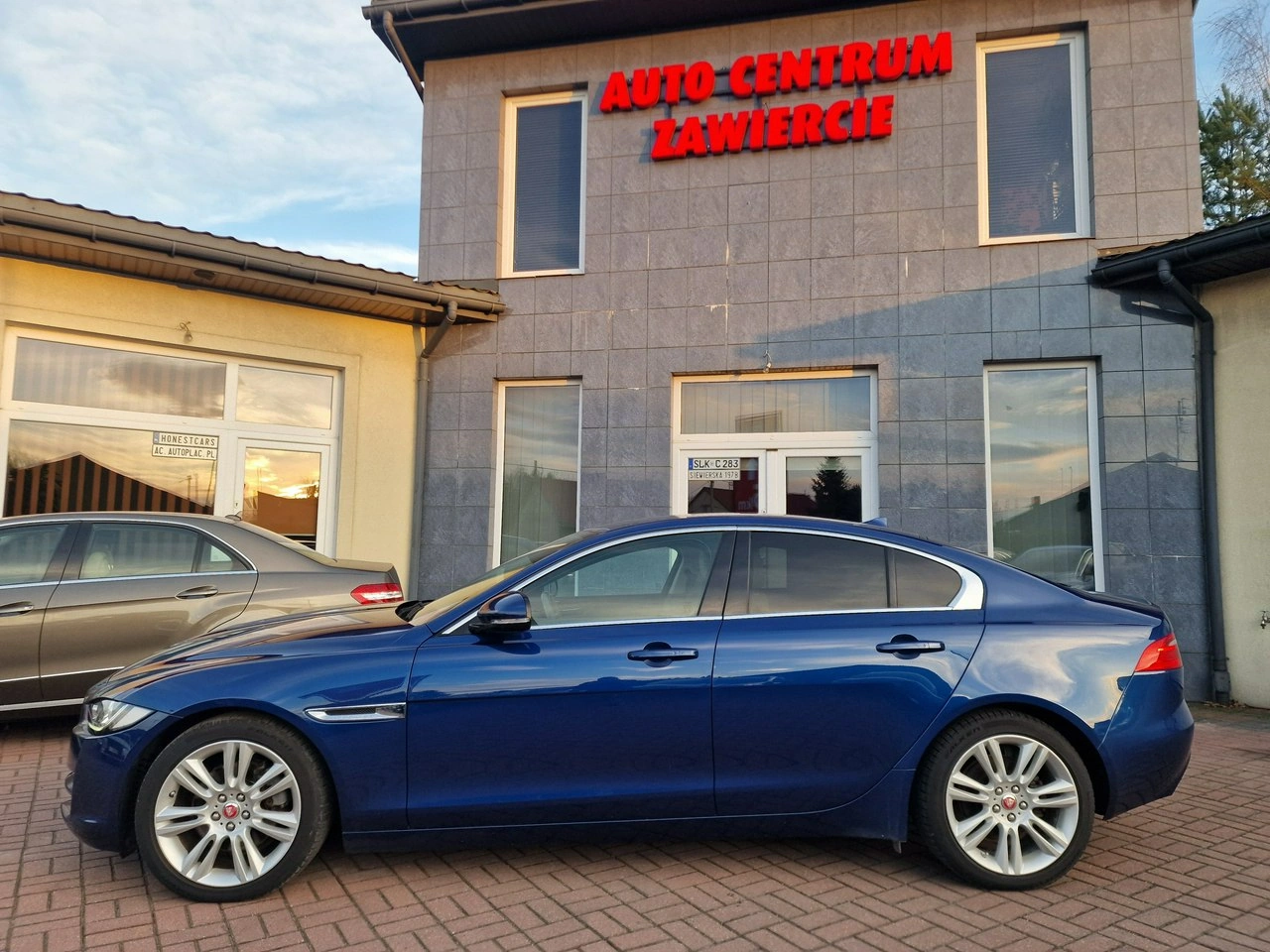 Jaguar XE - Zdjęcie 3