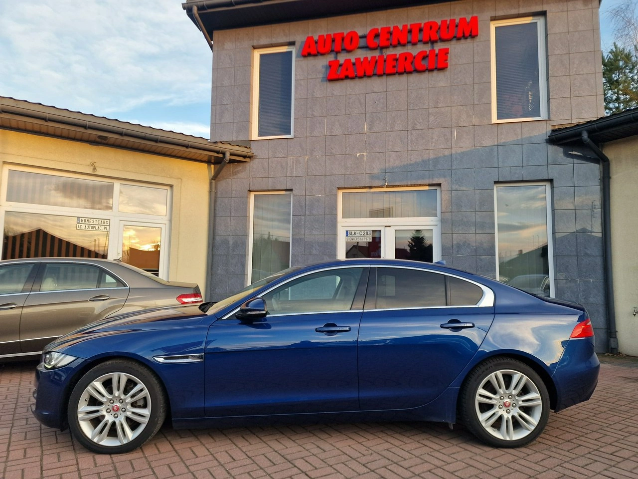 Jaguar XE - Zdjęcie 12