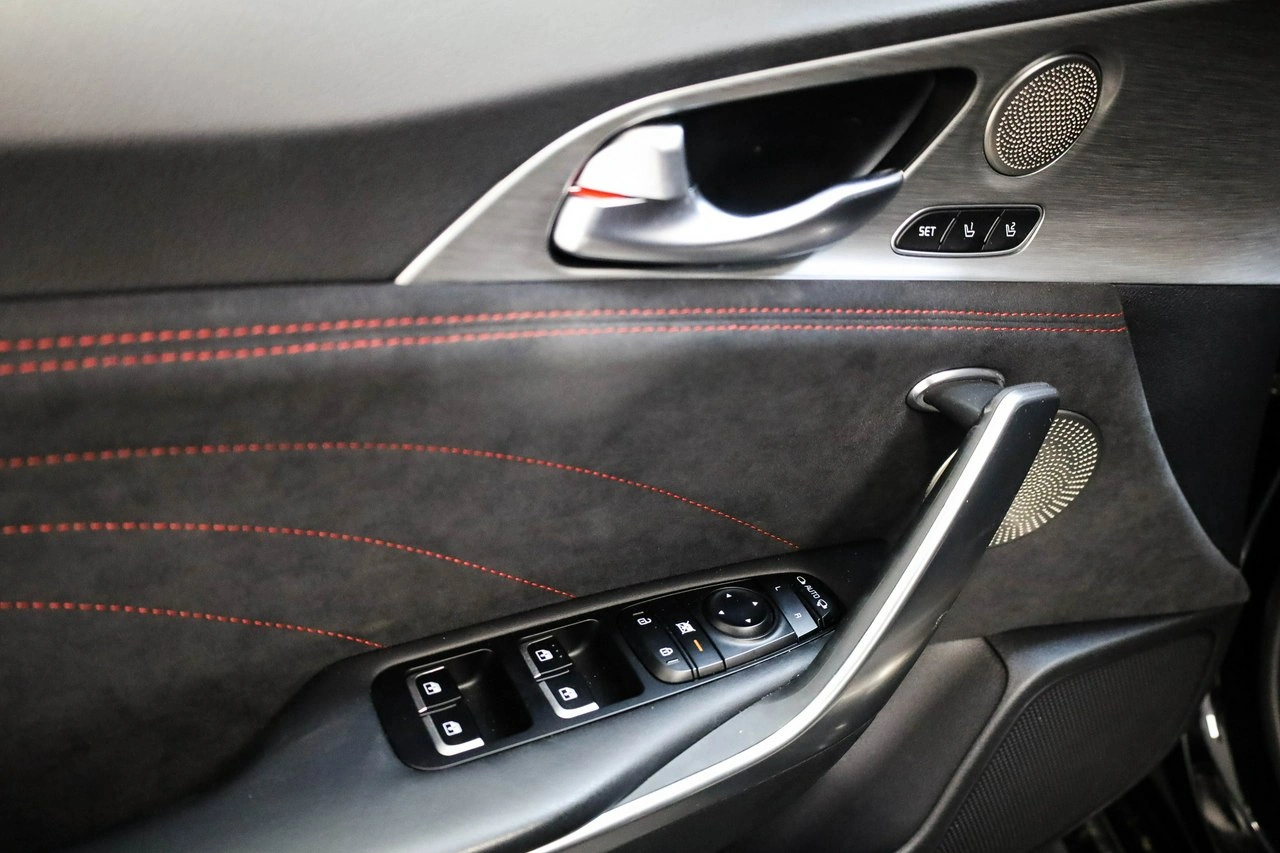 Kia Stinger - Zdjęcie 17