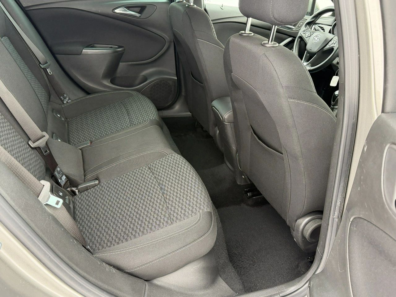 Opel Astra - Zdjęcie 30