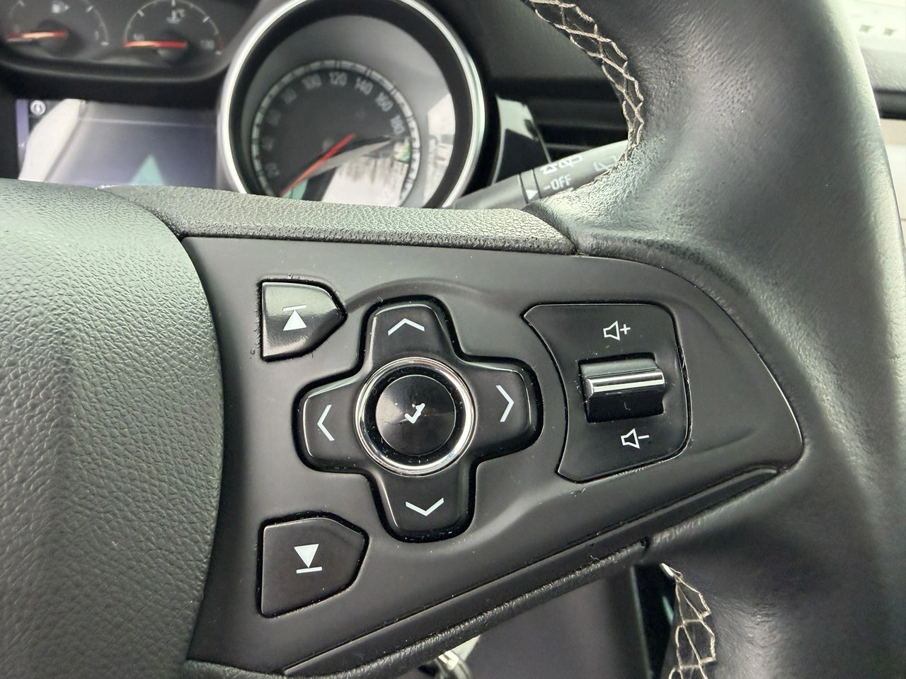 Opel Astra - Zdjęcie 23