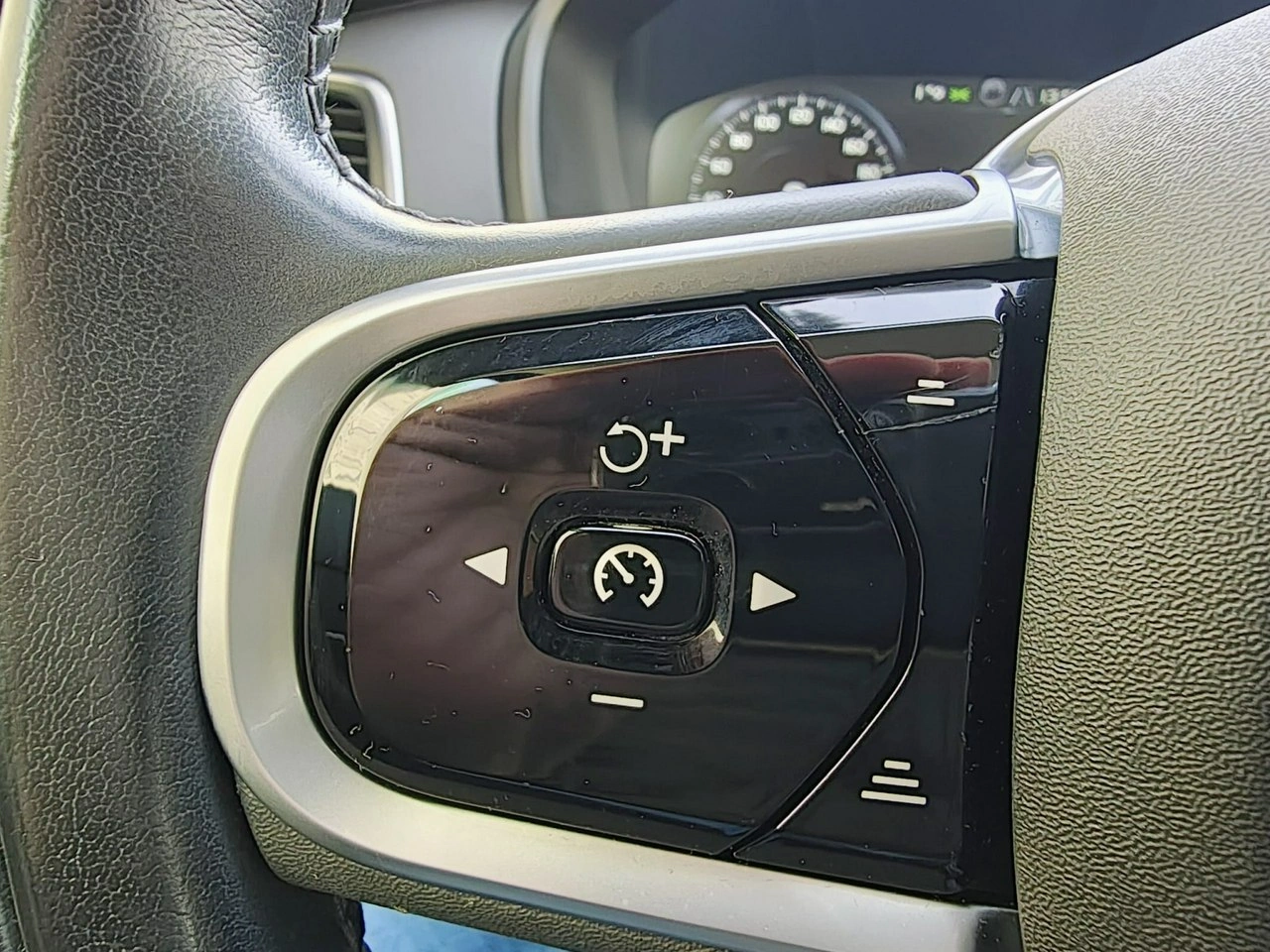 Volvo XC 90 - Zdjęcie 18